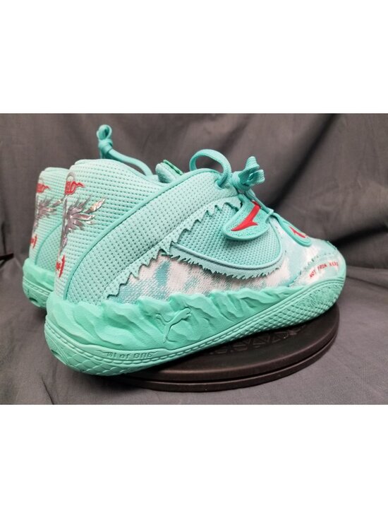 Athletic_Shoes